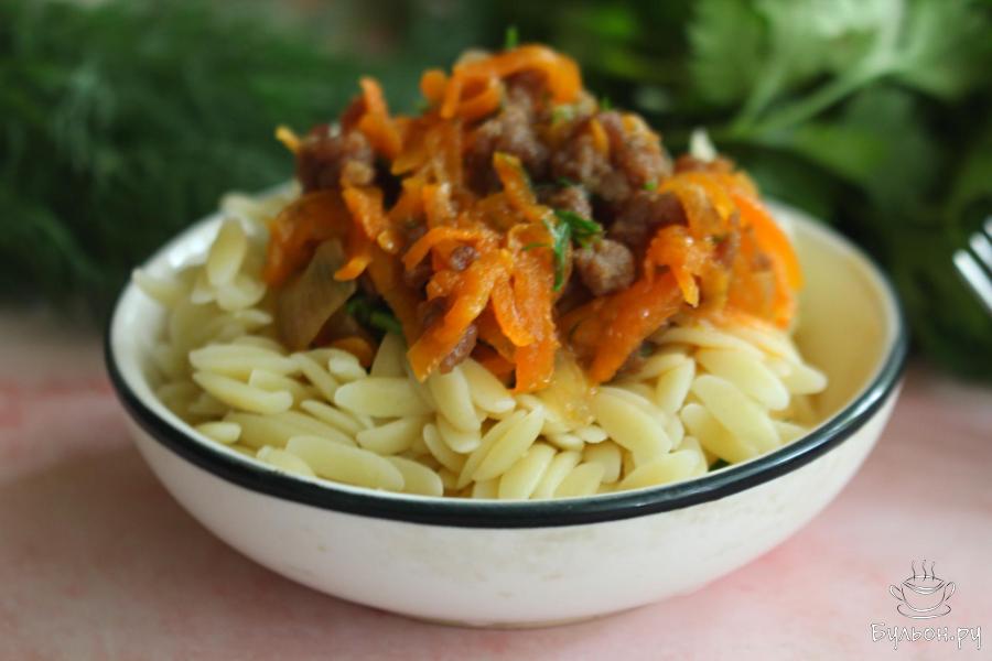 Паста орзо с подливой из мясного фарша