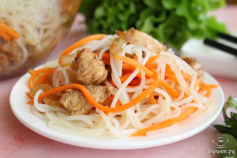 Фунчоза с жареной куриной грудкой