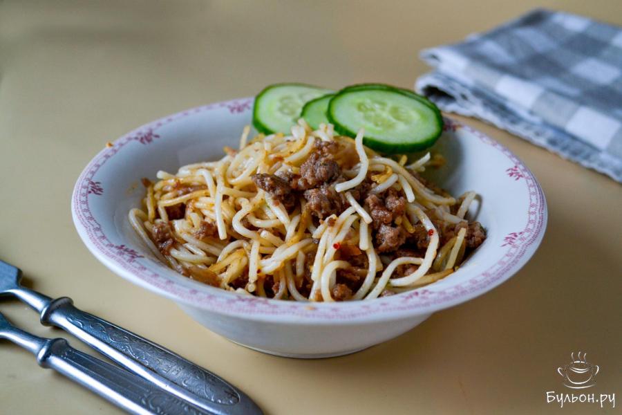 Спагетти с фаршем на сковороде