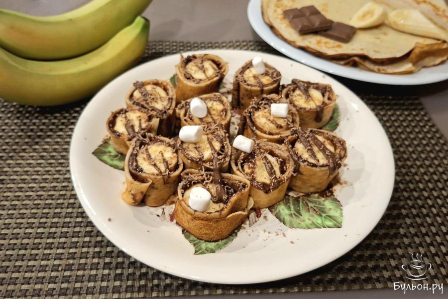 Блинные роллы с бананом и шоколадом