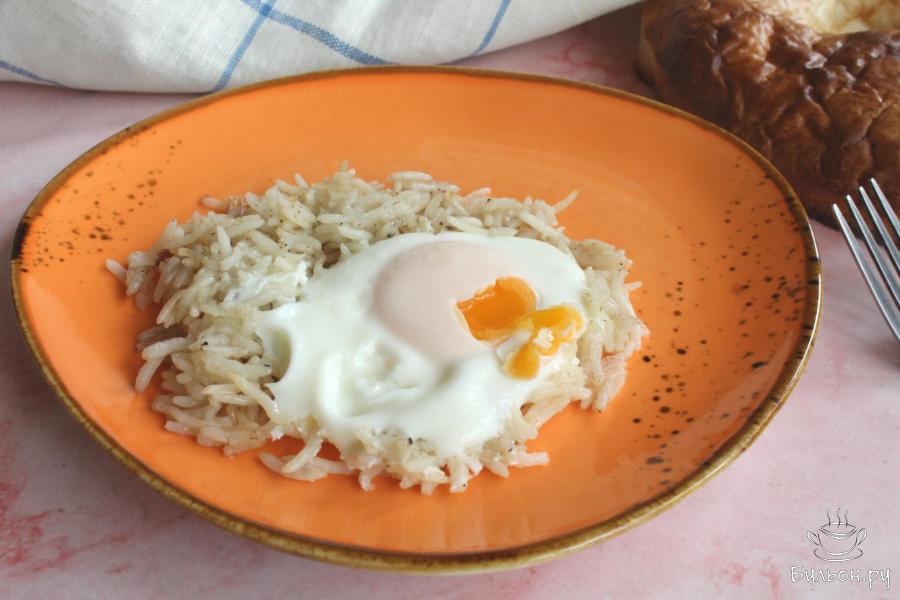 Яичница с вареным рисом