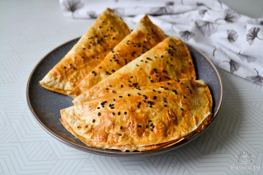 Чебуреки из лаваша с творогом и сыром в аэрогриле