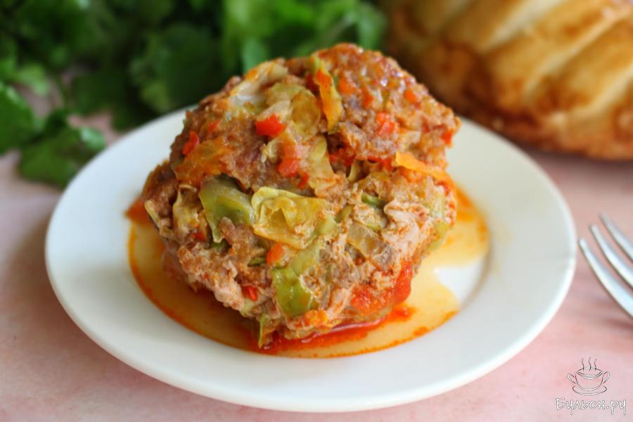 Тушеные котлеты из мясного фарша с капустой