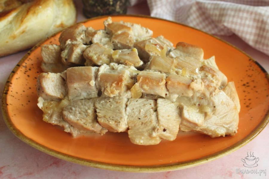 Куриная грудка в сливочном соусе на сковороде