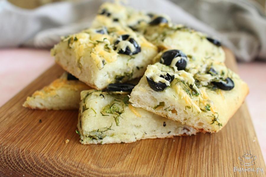 Лепешка с ароматной заправкой и оливками